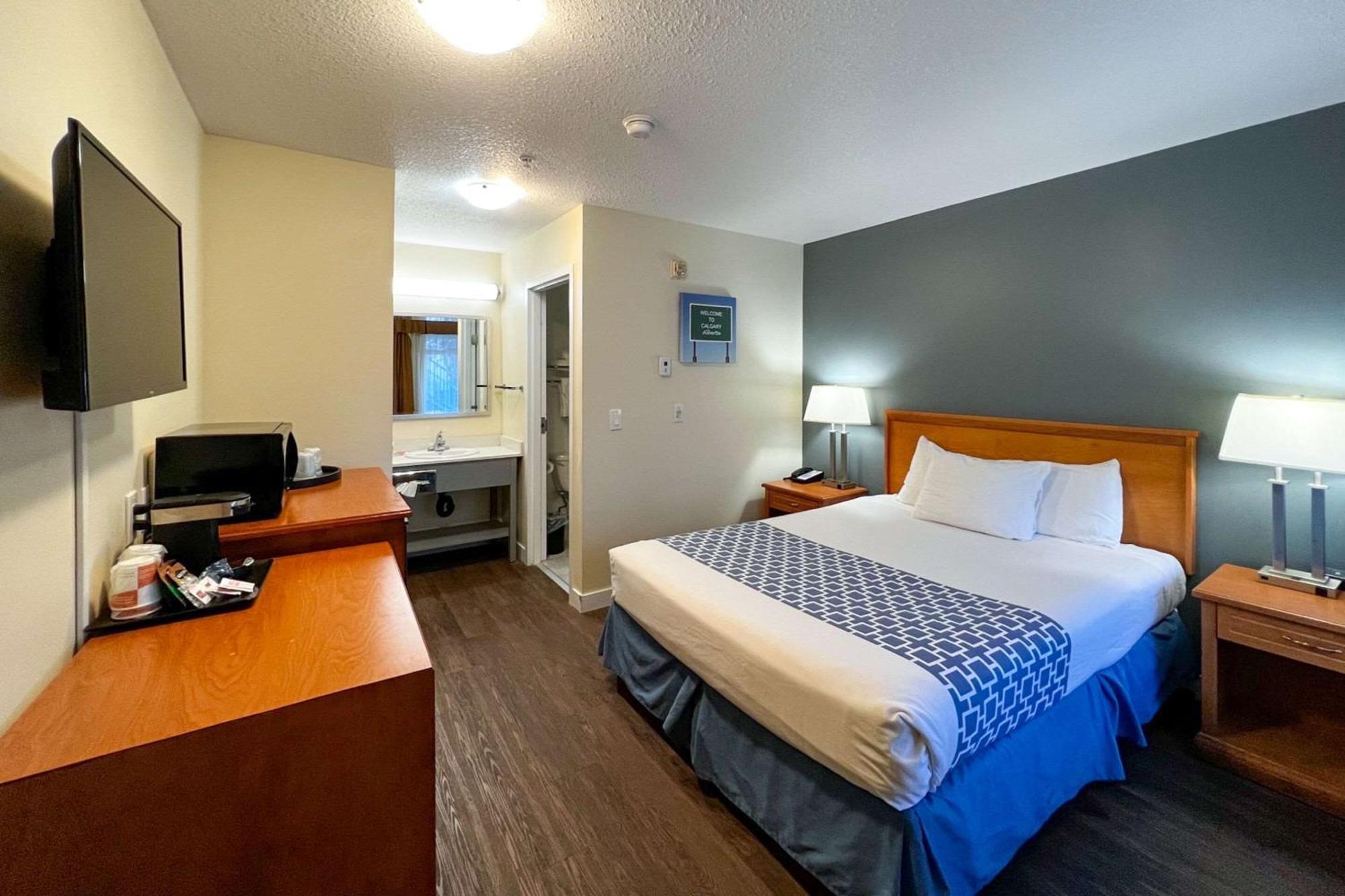 Econo Lodge Inn & Suites University YYC Dış mekan fotoğraf