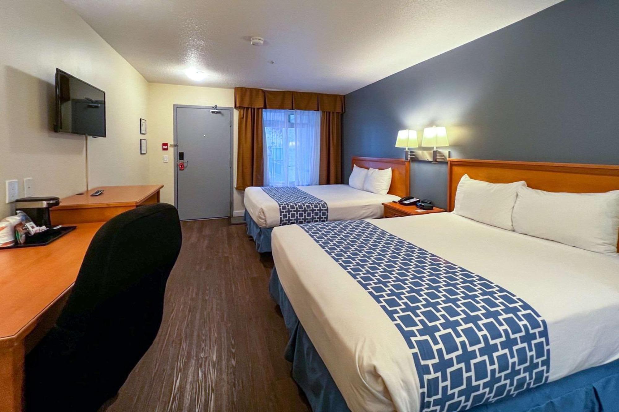Econo Lodge Inn & Suites University YYC Dış mekan fotoğraf
