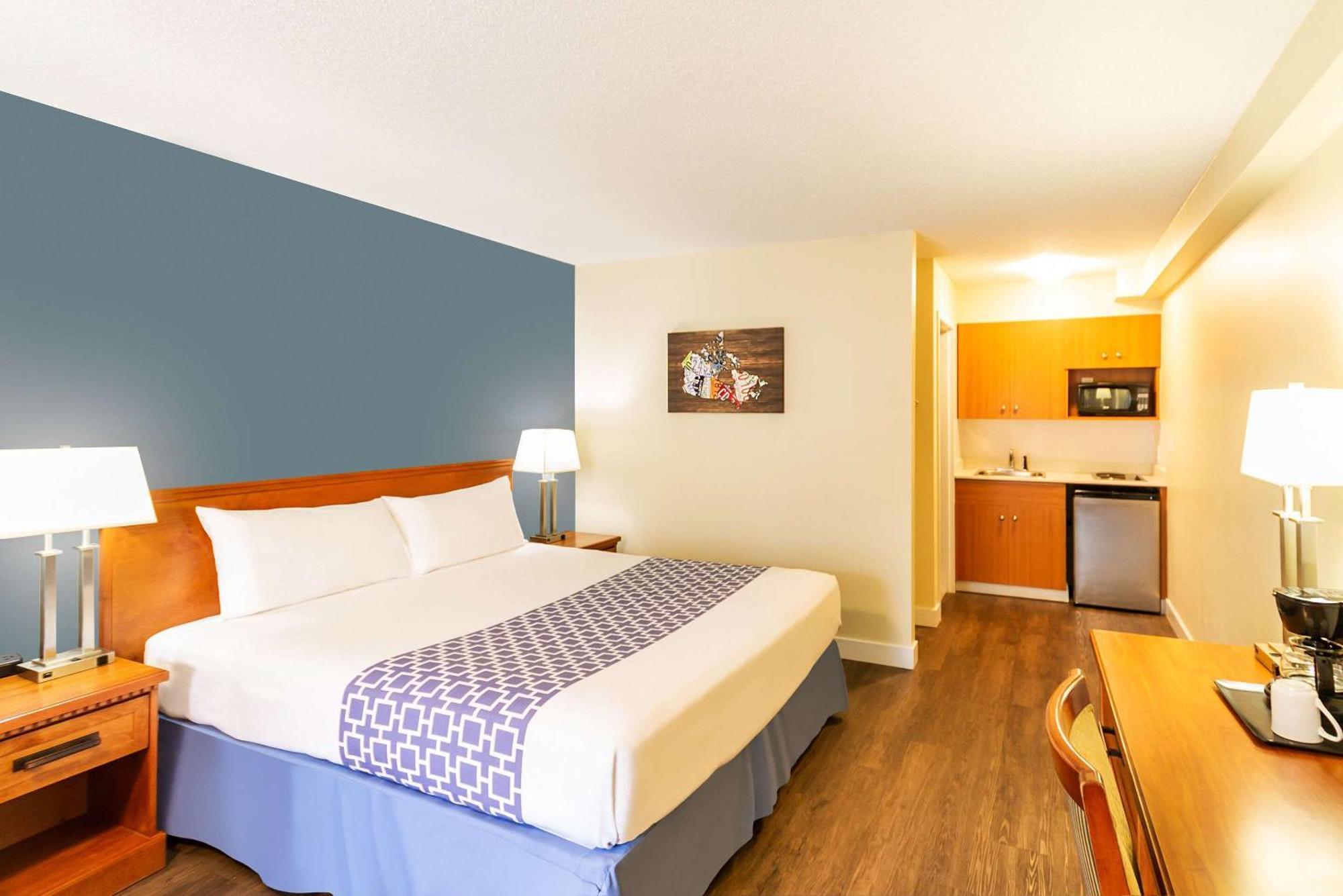 Econo Lodge Inn & Suites University YYC Dış mekan fotoğraf