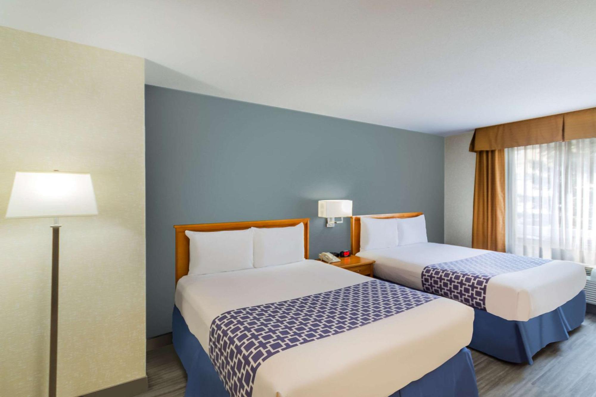 Econo Lodge Inn & Suites University YYC Dış mekan fotoğraf